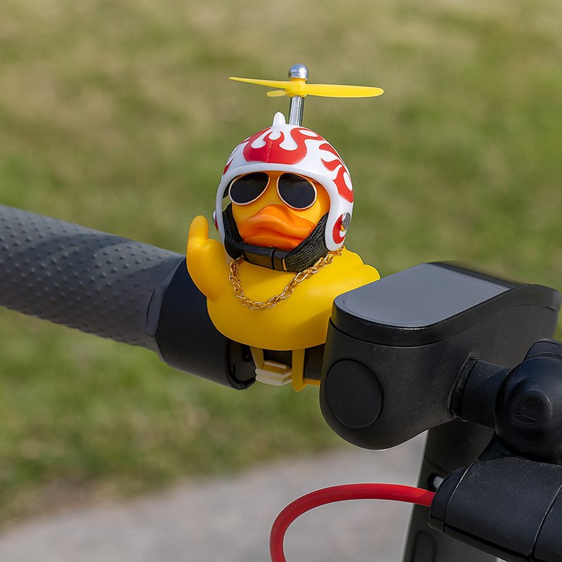 PTO-010 Pato casco hélice tiburón - RuedaQrueda